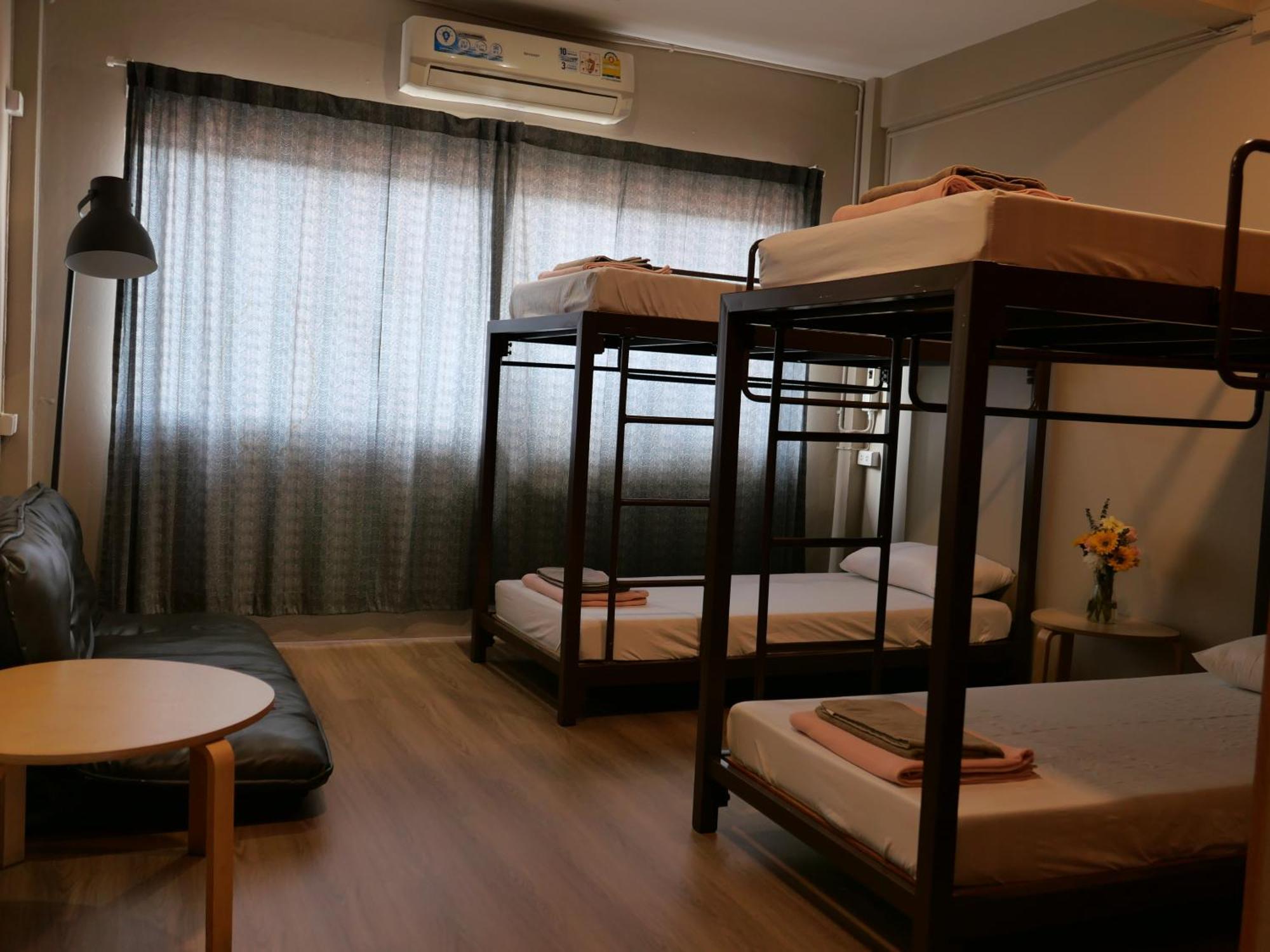 Films House Hostel Bangsaen Zewnętrze zdjęcie