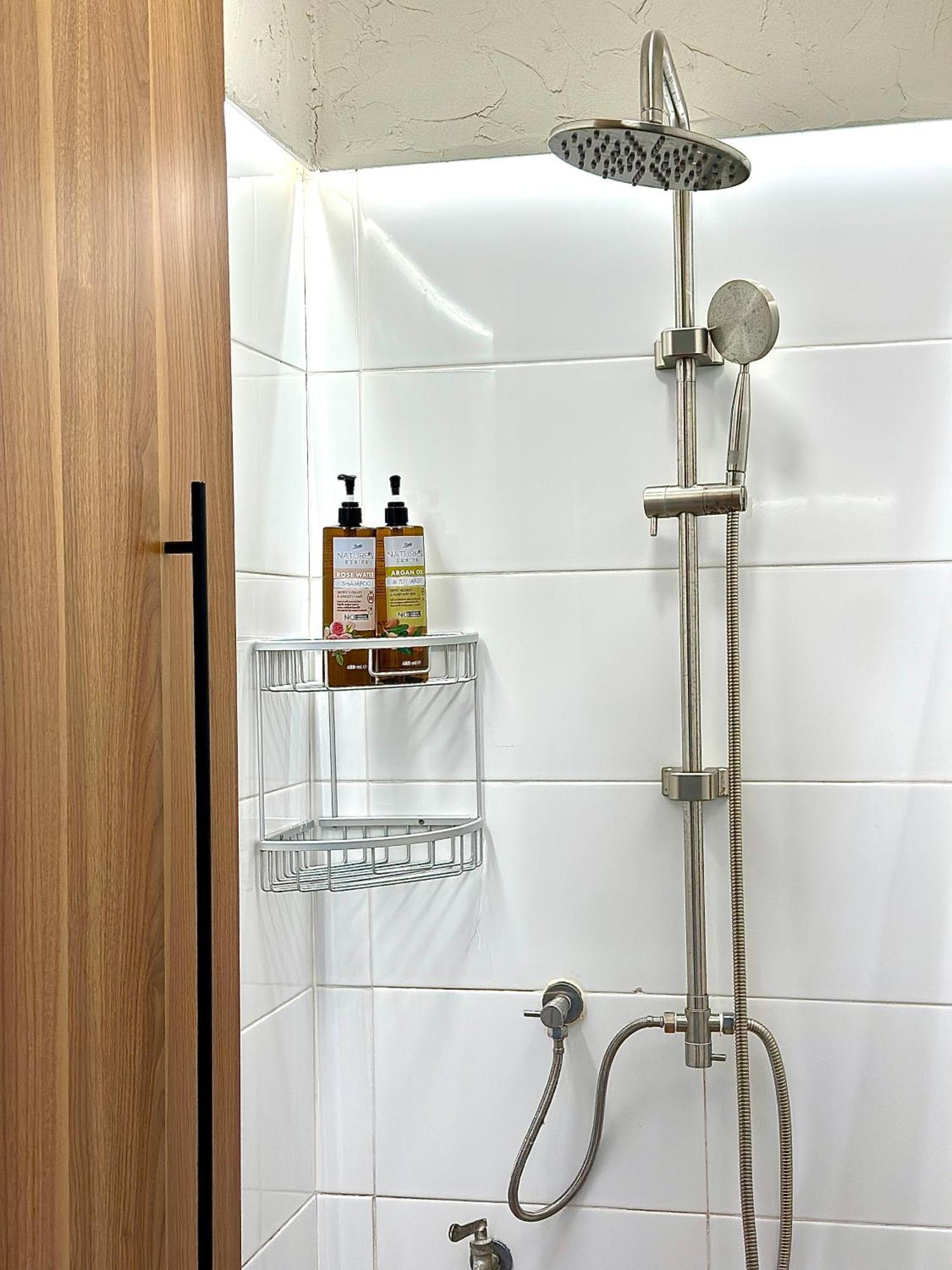 Films House Hostel Bangsaen Zewnętrze zdjęcie